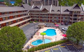 Crossroads Inn & Suites